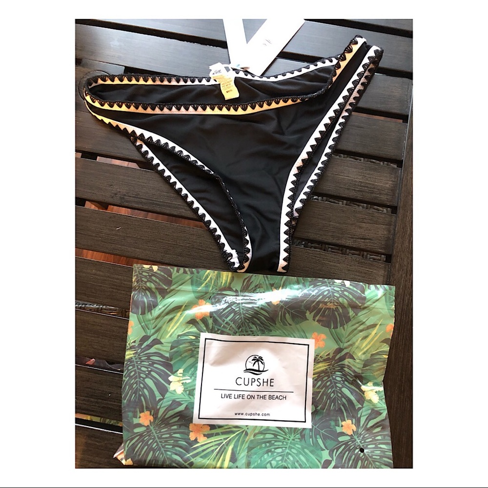 Cupshe large black/white crochet bikini bottoms